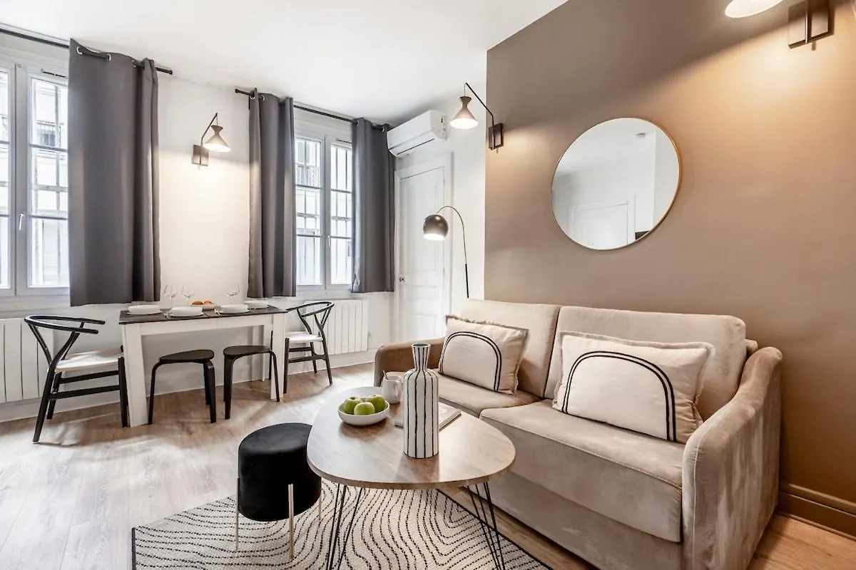 A21#Republique # Marais # 1Bedroom # Paris03 # Ac location